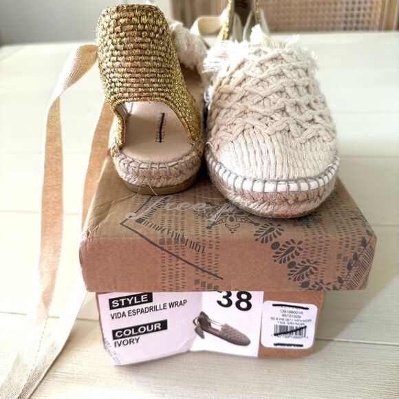 Free People Vida Espadrille Wrap Cream Crochet Gold Beaded Heel 7, NIB - Picture 2 of 7
